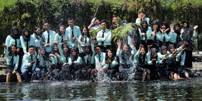 Album Kenangan Lulusan 2017